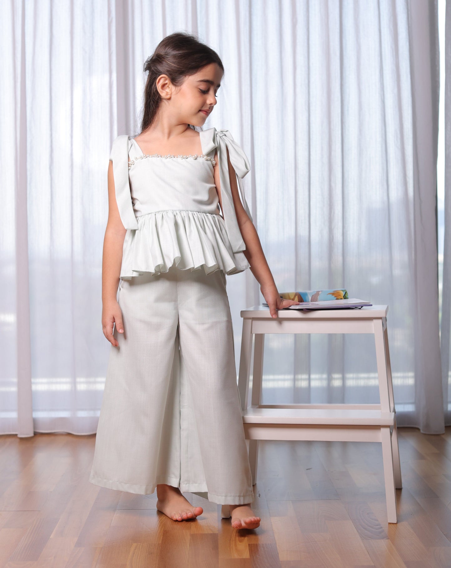 Pearl Set in Pale Blue